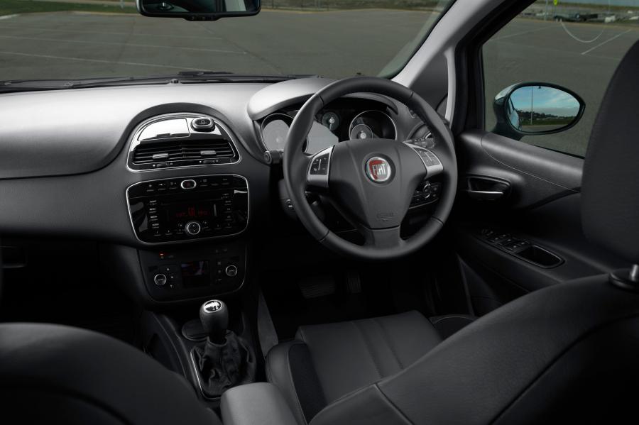Торпедо Fiat Punto (199) 2013 года  (AU) (фото 34 из 40)